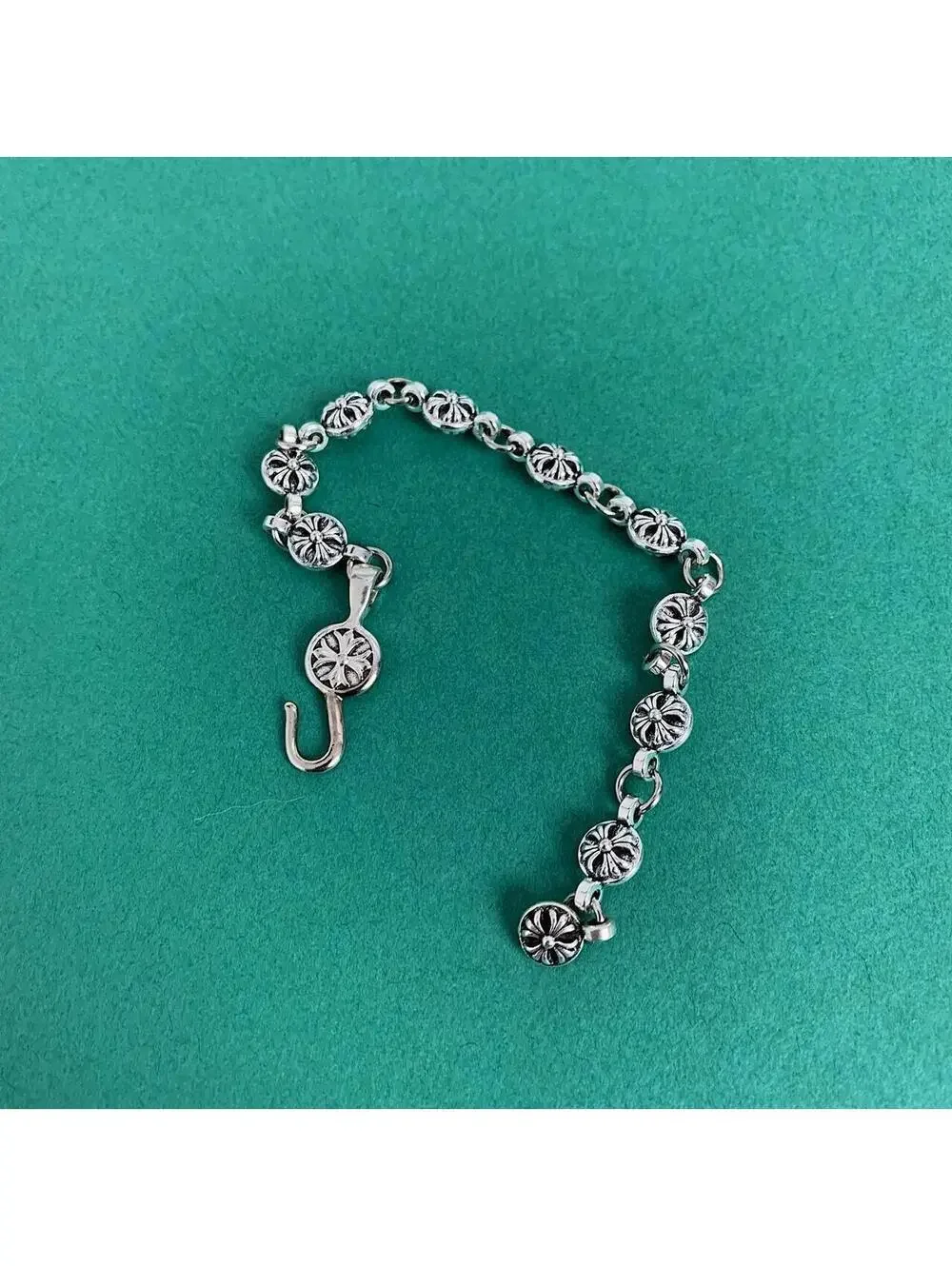 Y2k Vintage style gothic cross pendant silver bracelet. Cool design. Nice qualit